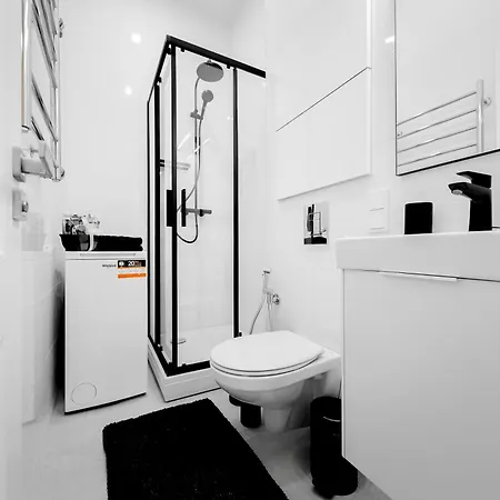 Quiet Centre Two No16 Apartment *
